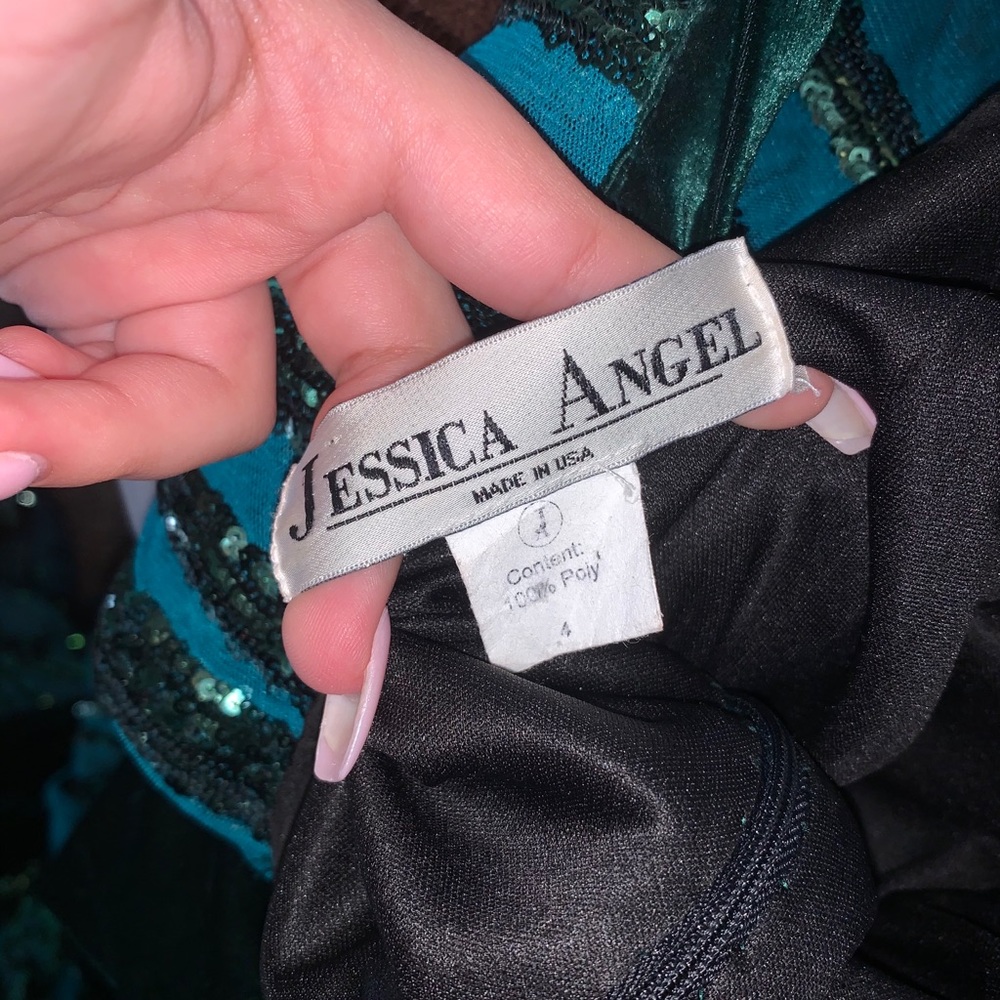 Emerald Velvet Dress - Picture 12 of 12